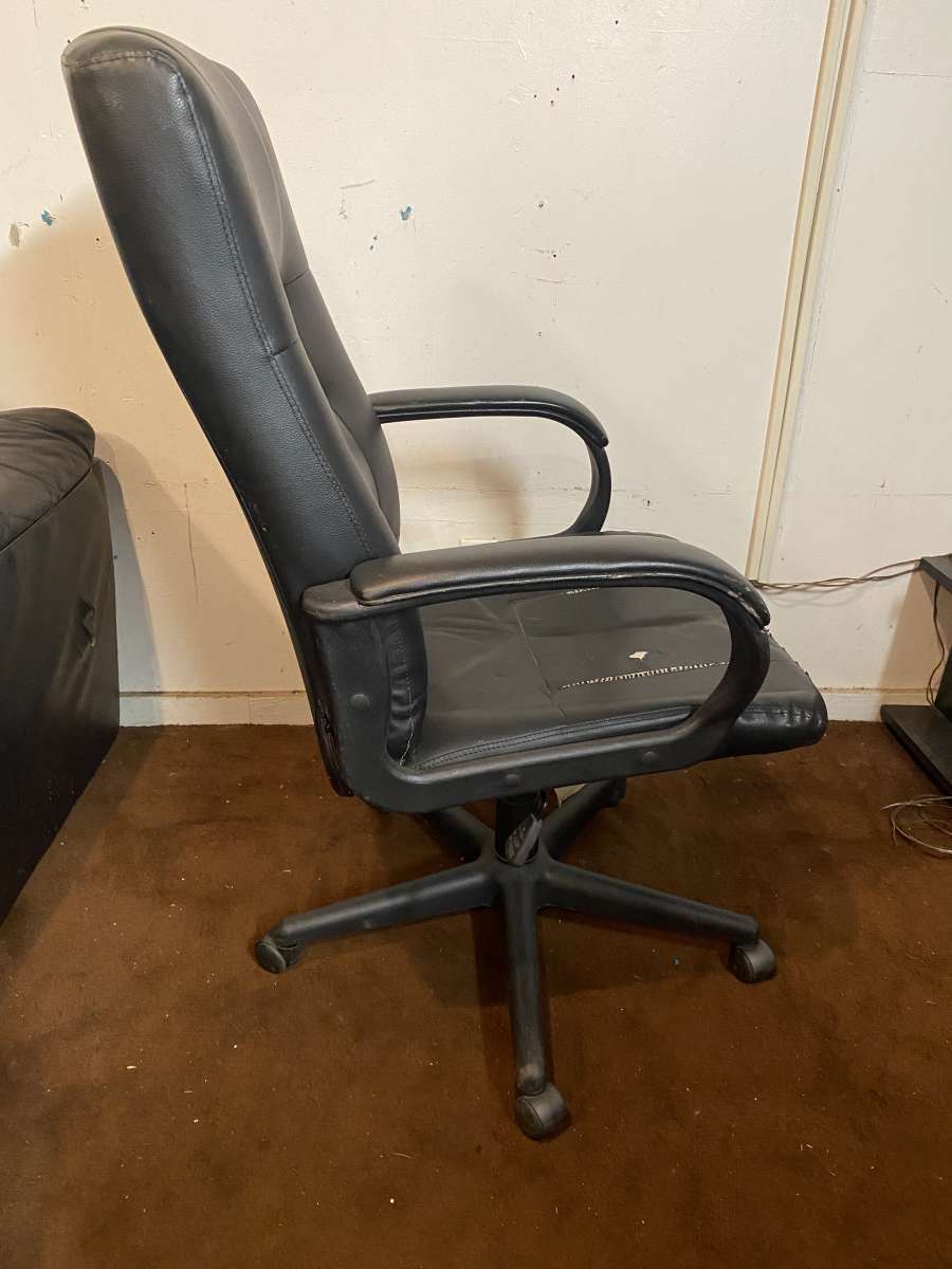 office rolling chair
