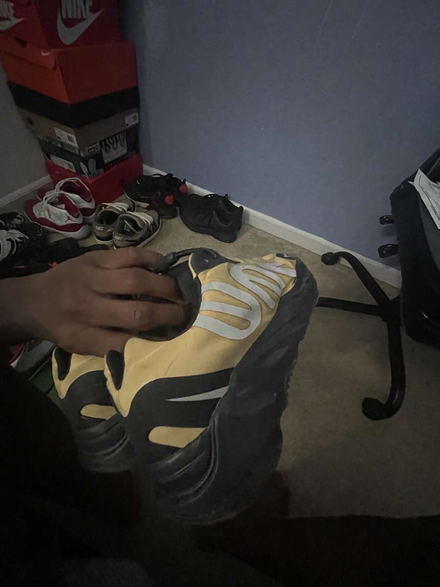 Yezzy 700 honey comb