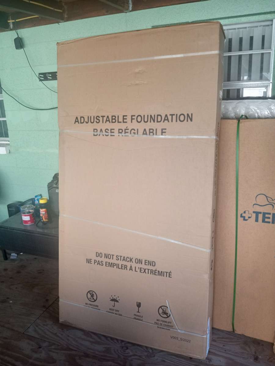Brand New adjustable base Tempur Sealy