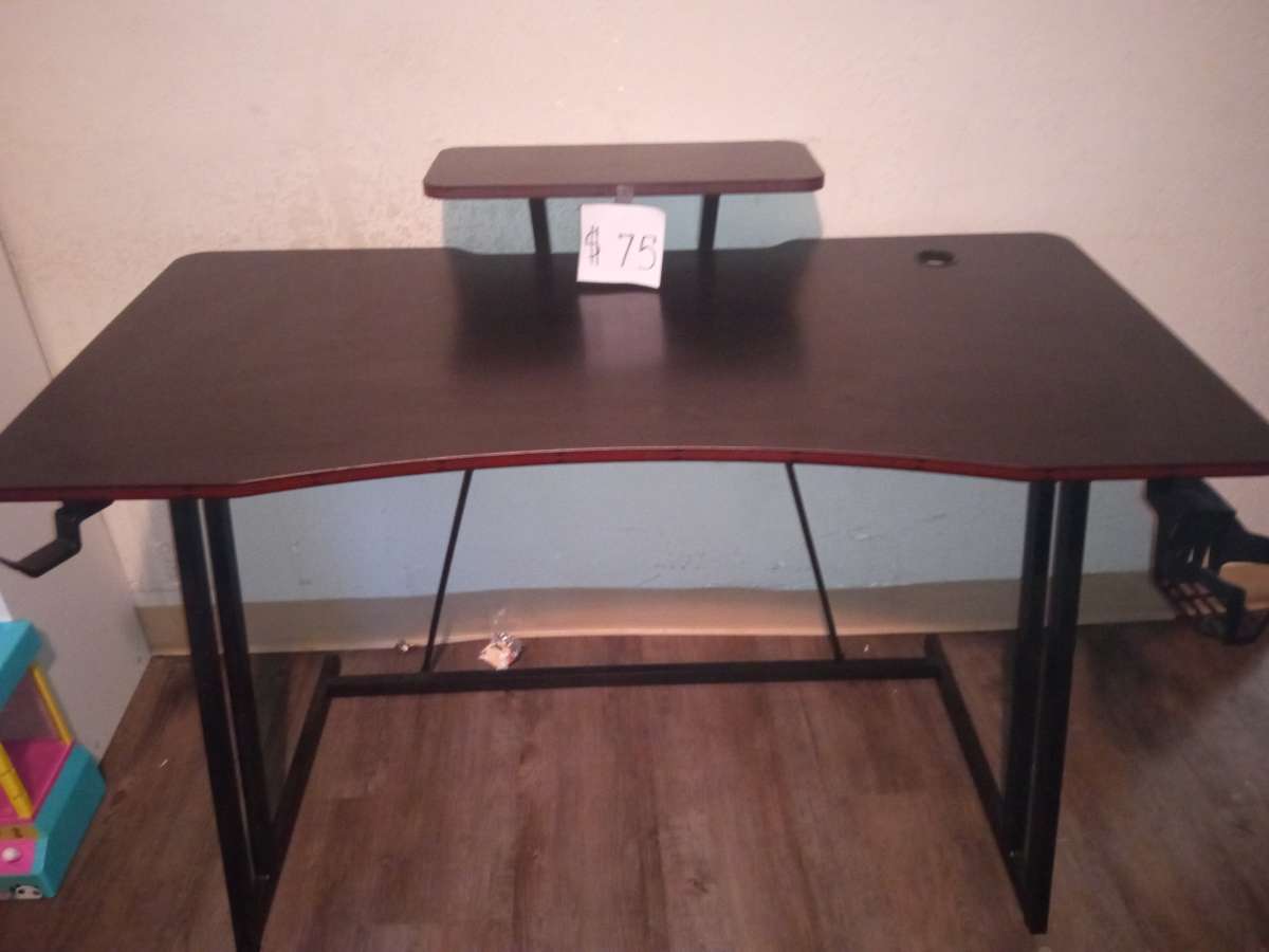 camas nevera mesa gamer cuadros