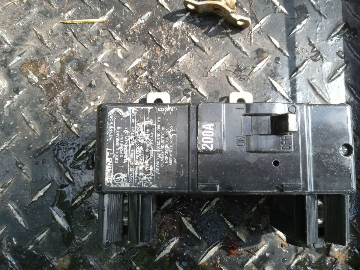 Siemens 200 Amp Main Breaker