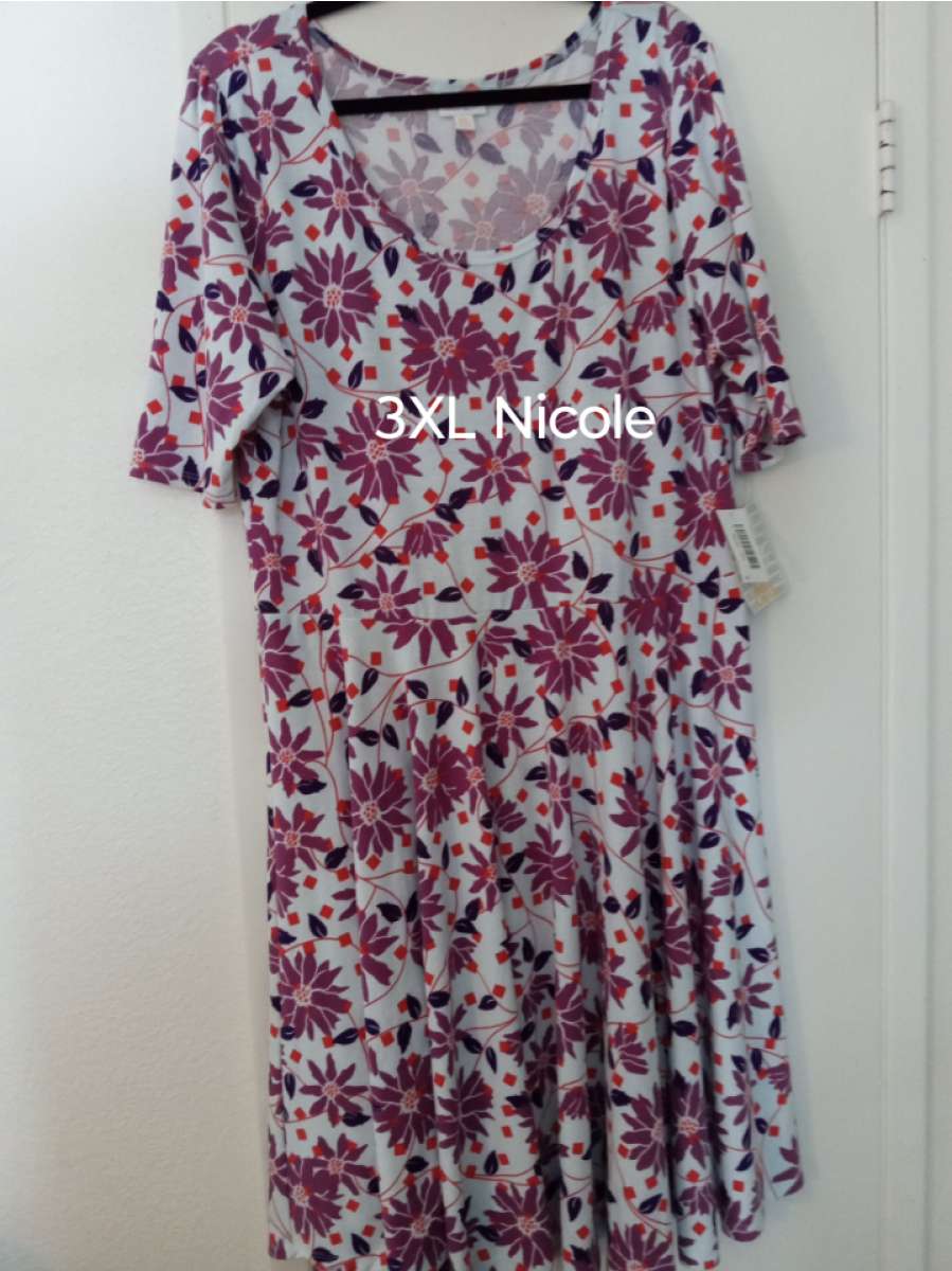 NWTLuLaRoe 3XL Nicole 22 Fits size 26 to 28 Retails for  48