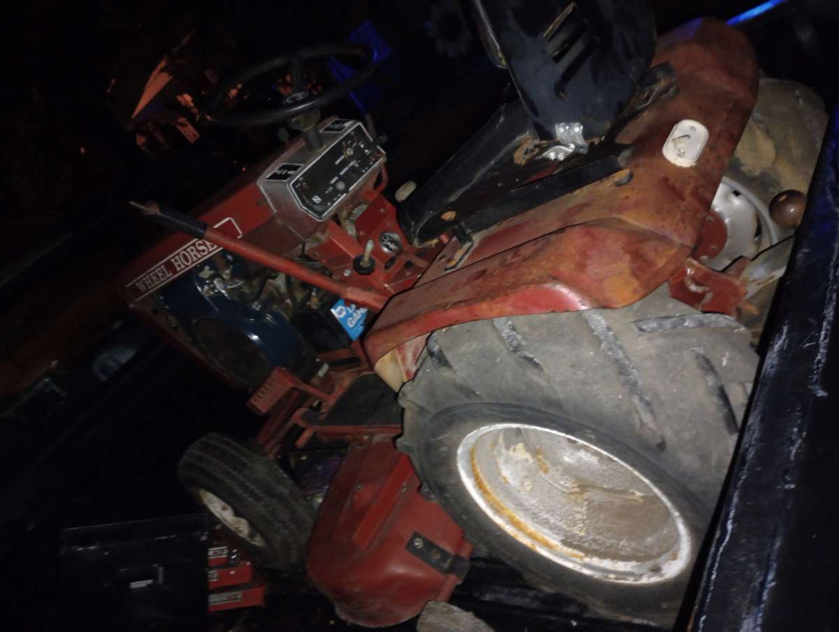 wheel horse riding mower