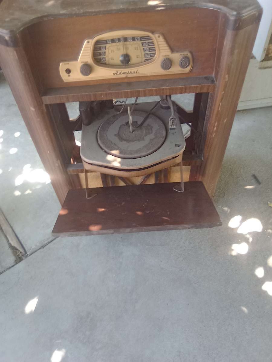 3 old 1940s vintage tube  sterios