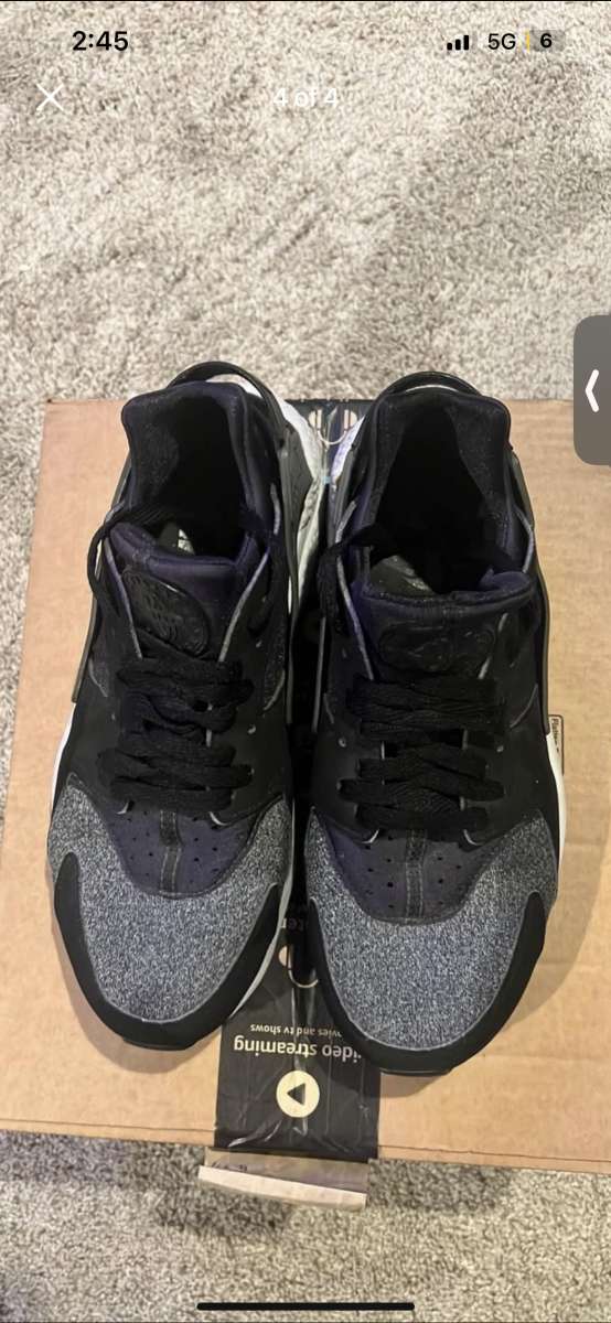 Mens Nike Hurcahes Size 10