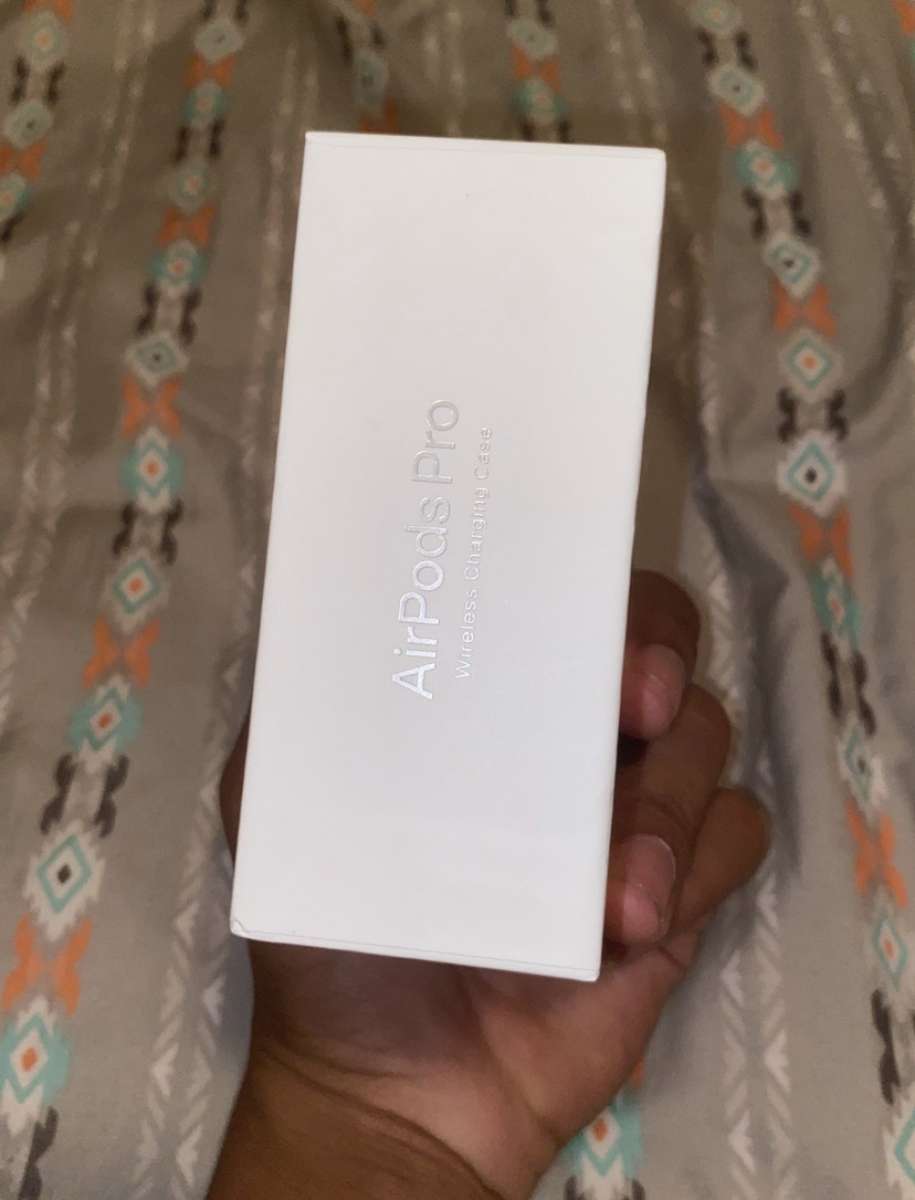 Apple AirPods Pro Charging Case Included And charger include