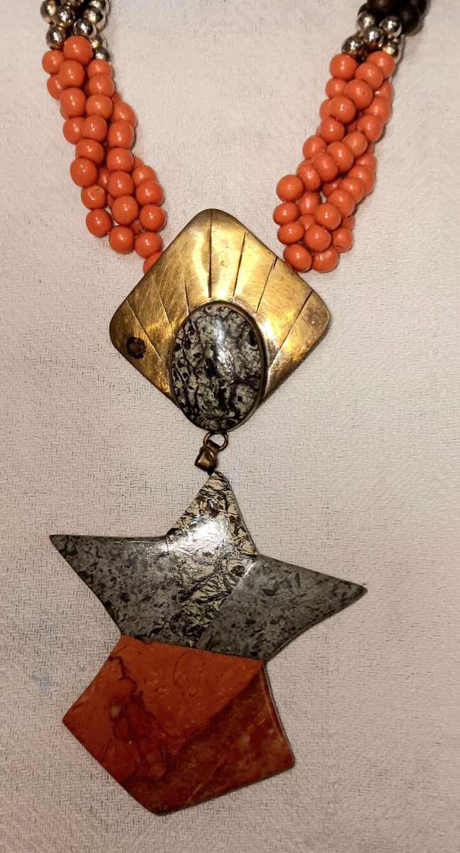 vintage 18 in long necklace