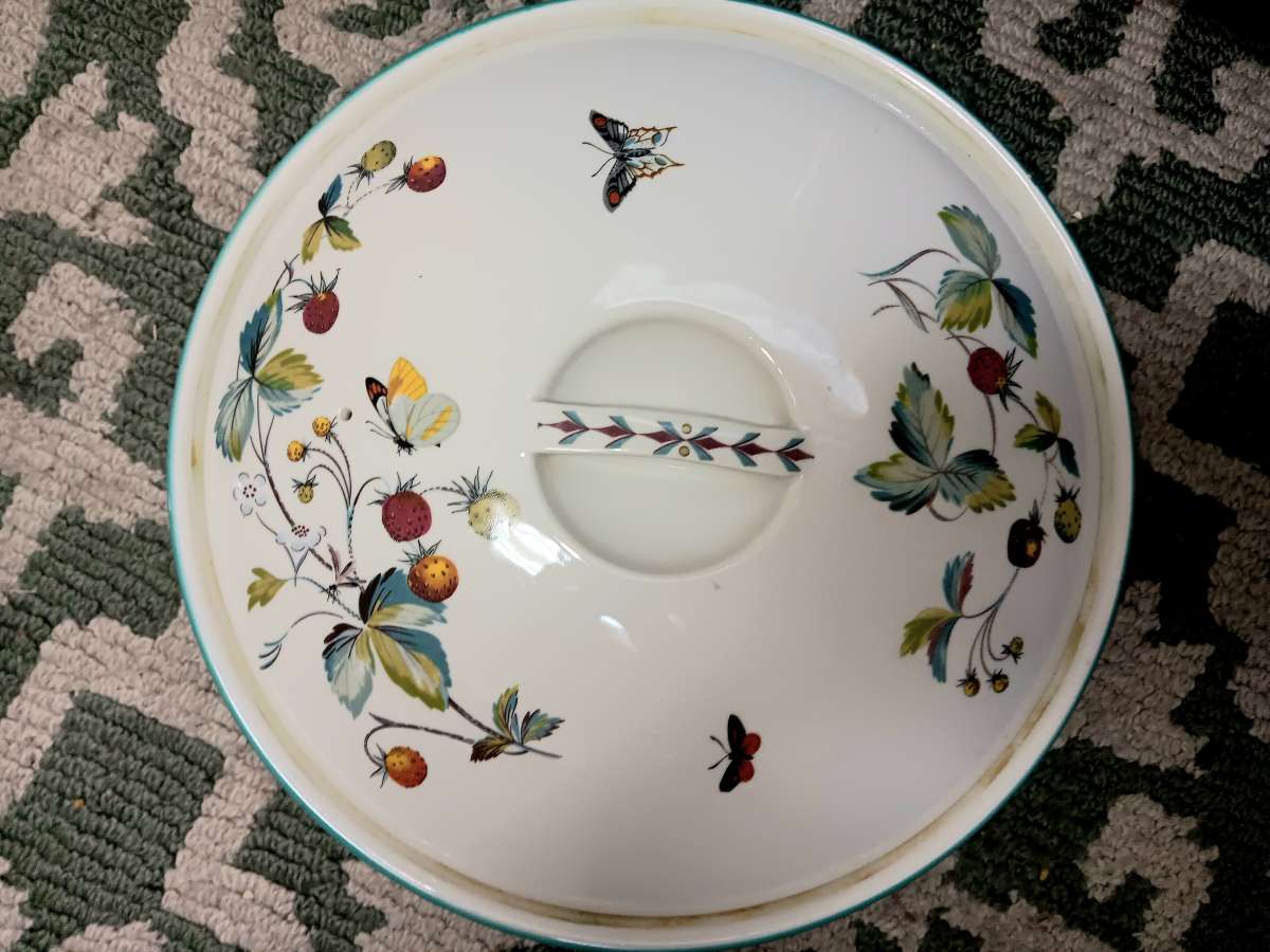 Royal Westinghouse casserole dish with cover