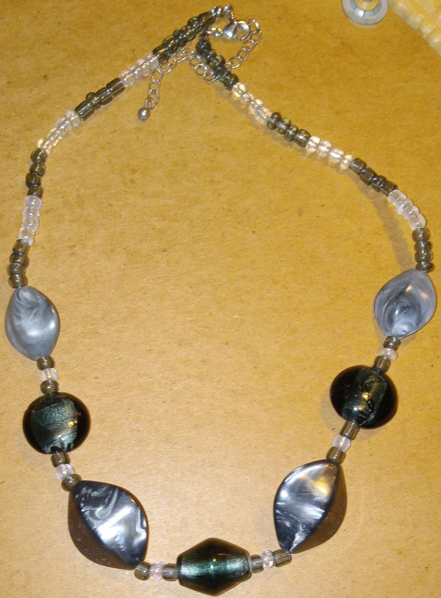 NECKLACE SET ill match bracelet with 2 pair earring