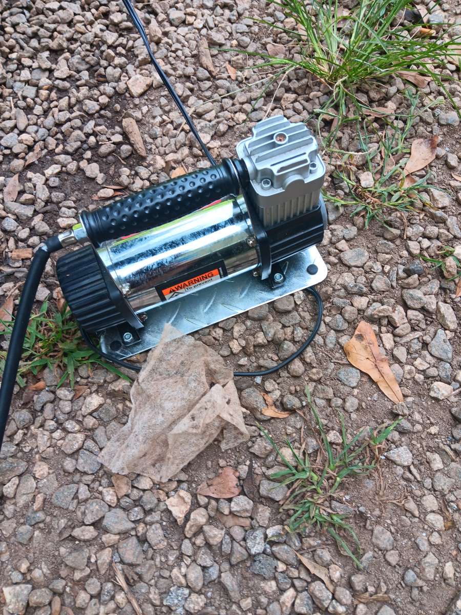 12v 150psi tire inflator