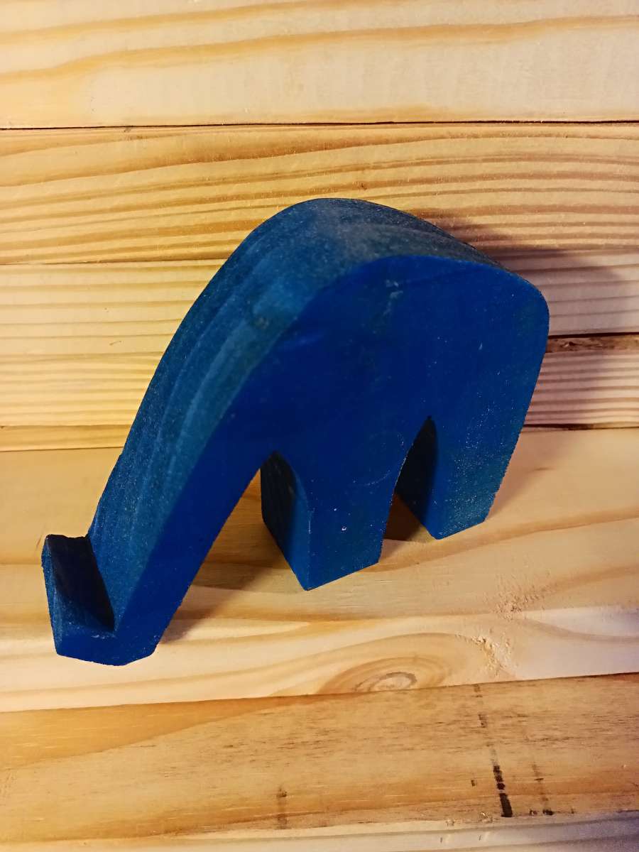 Elephant phone and tablet stand