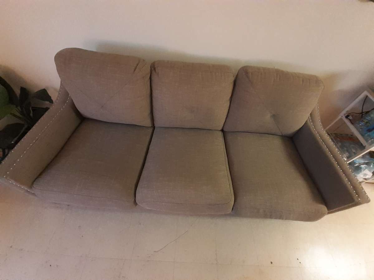 I am selling a sofa for the living room
