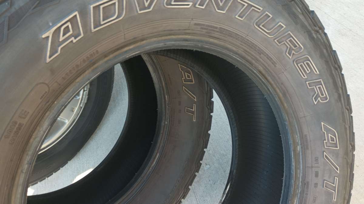 Cooper Advantage allterrain LT275 55 18