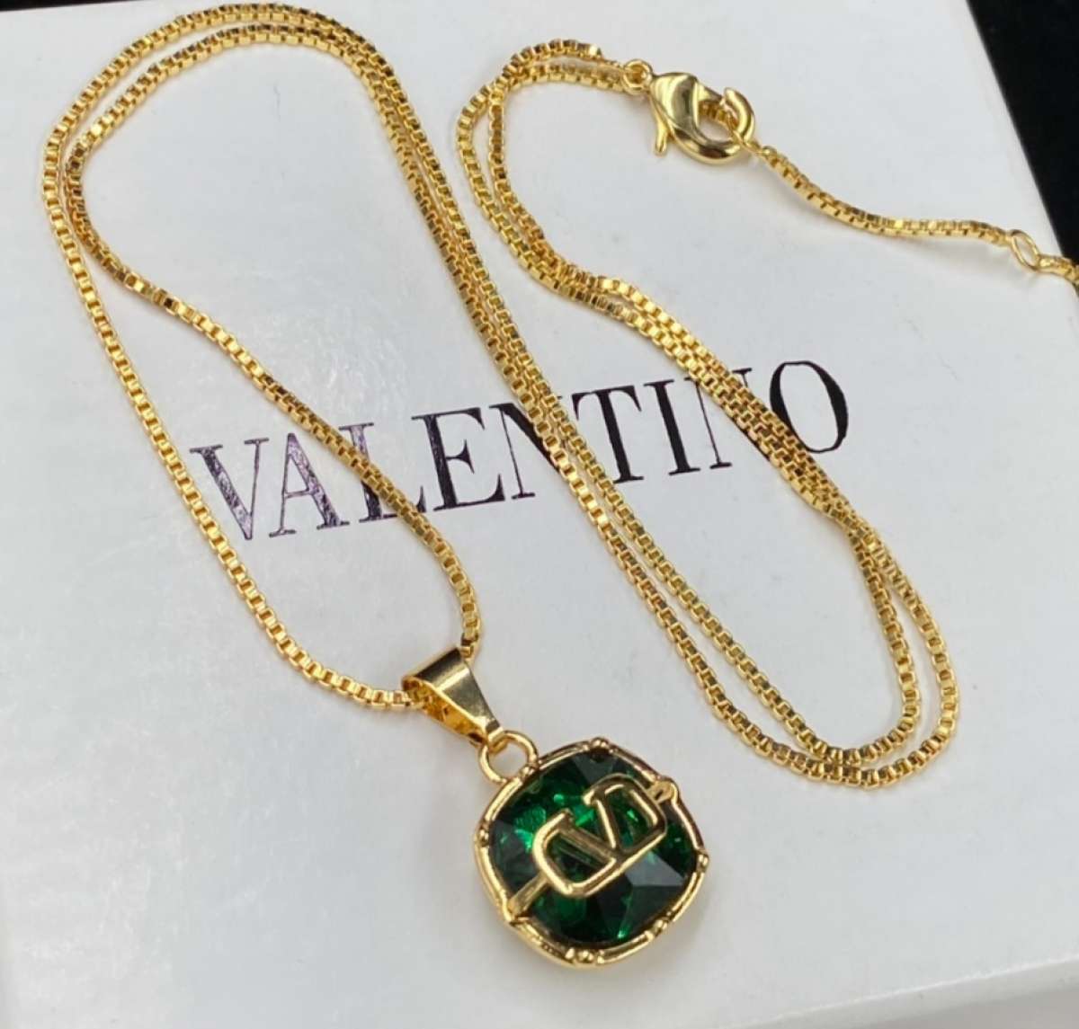 Valentino set fine jewelry