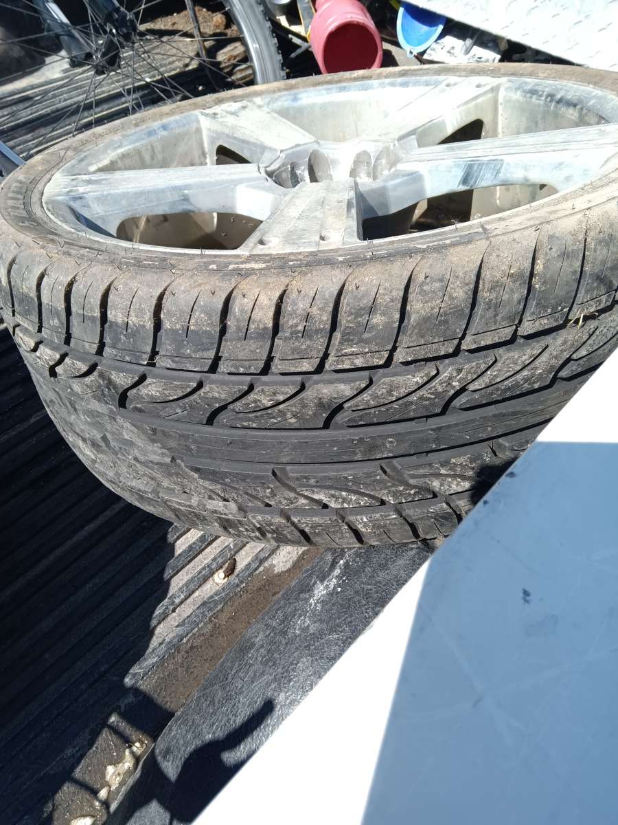 HAIDA RACING TIRES with 2 5 lug universal rims as pictured