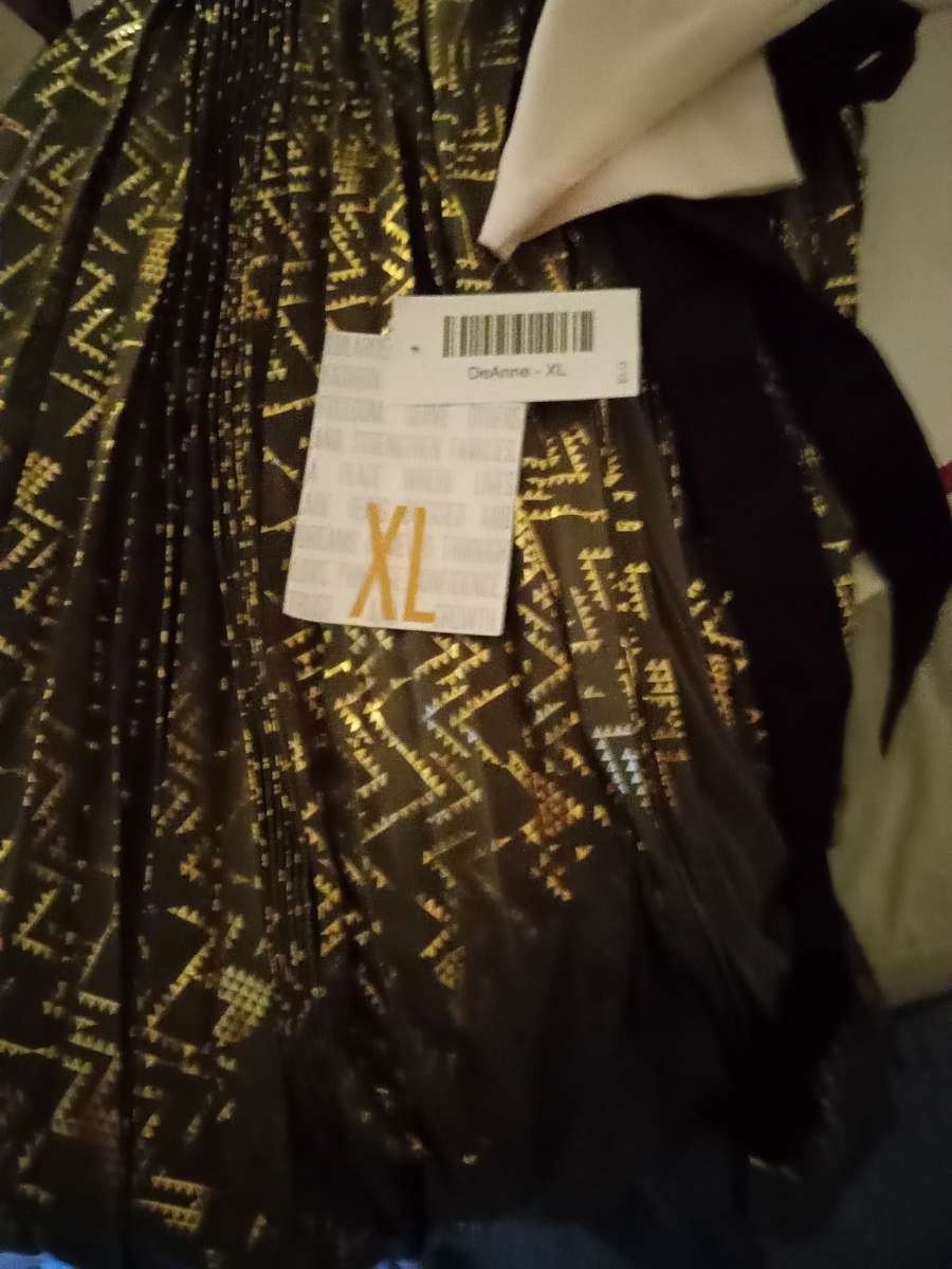 NWT LuLaRoe XL  DeAnne Dress for 50 Its Retails for 140