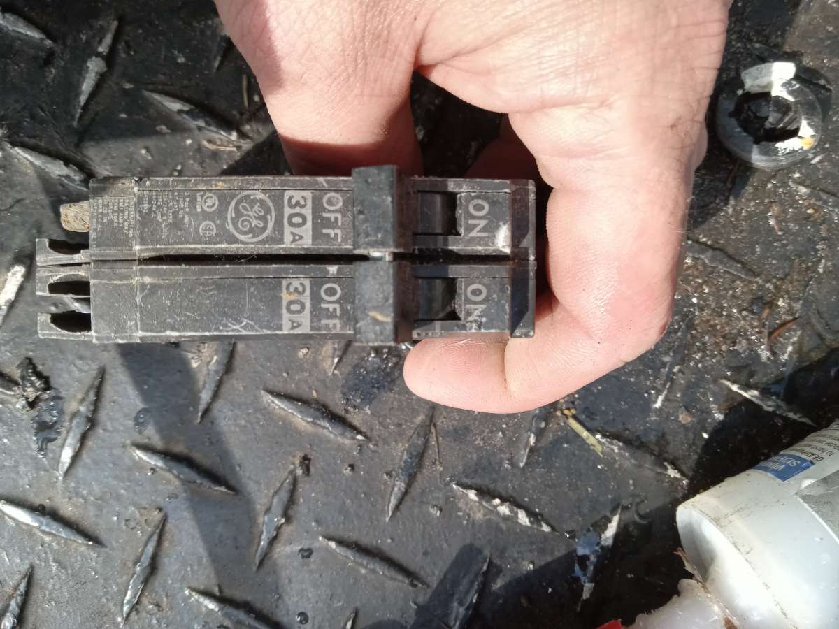 GE 30 Amp 2 pole breaker