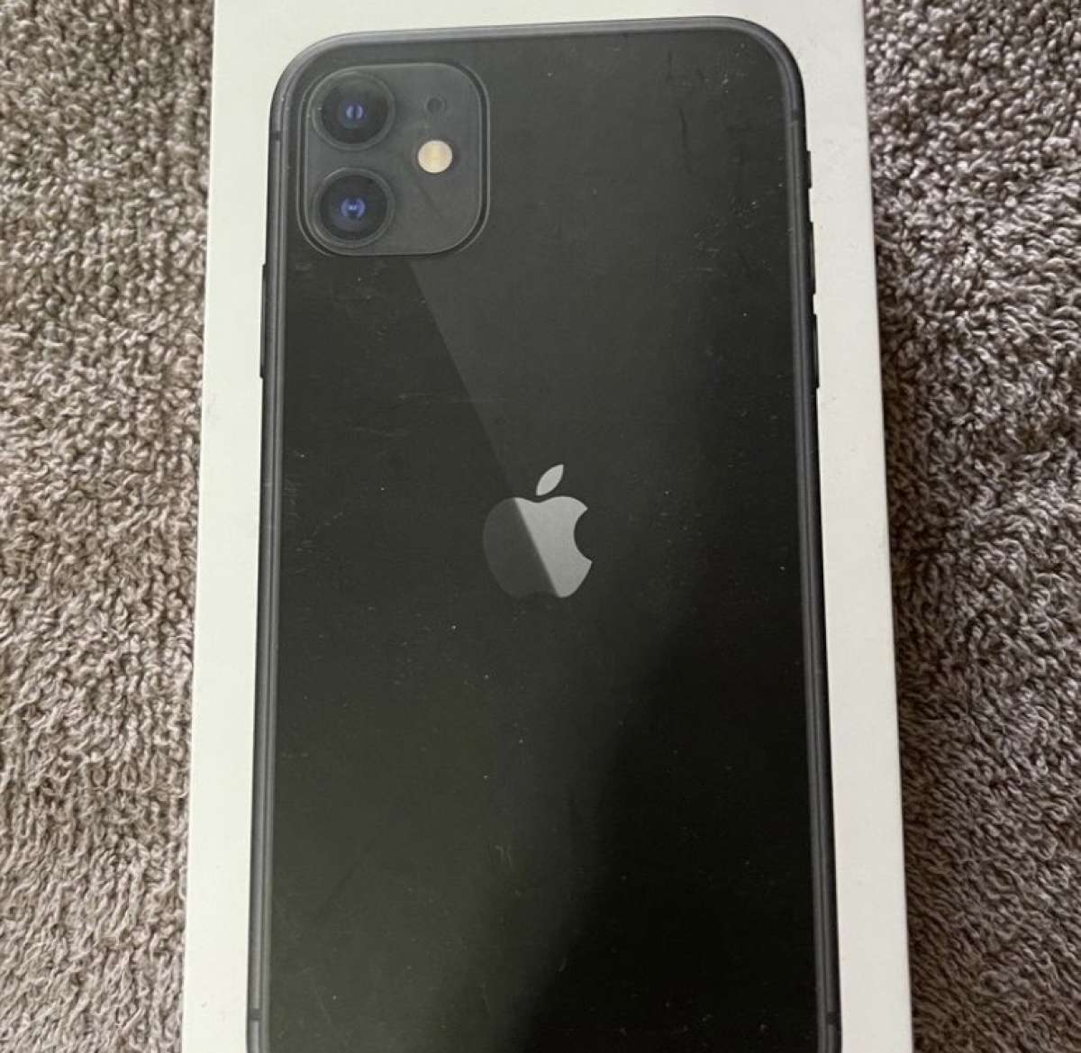 APPLE IPHONE 11