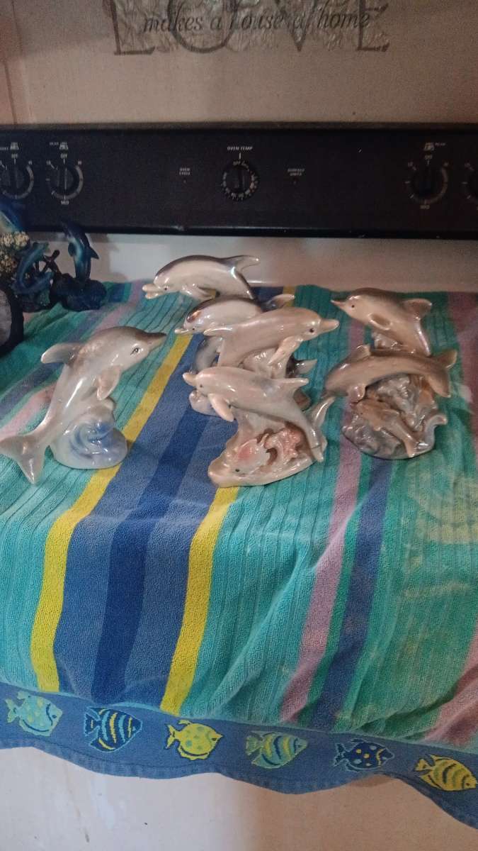 5 piece dophin frgure  collection