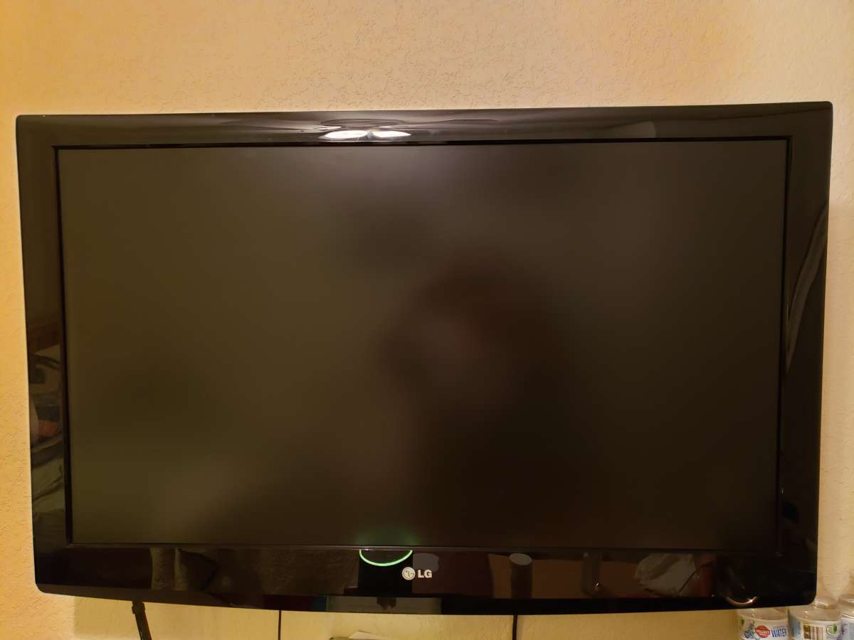42 inch LG TV