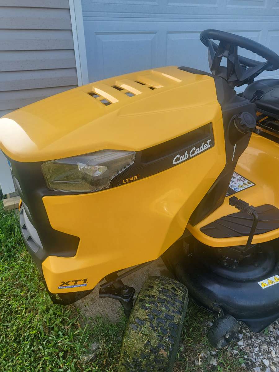 cub cadet riding  lawn mower