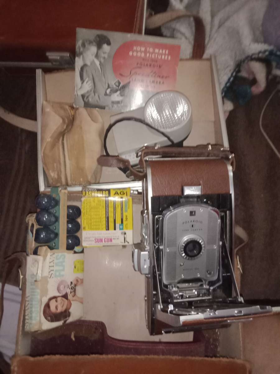 I have 2 l vintage cameras Polaroid J33 n the other 95 B