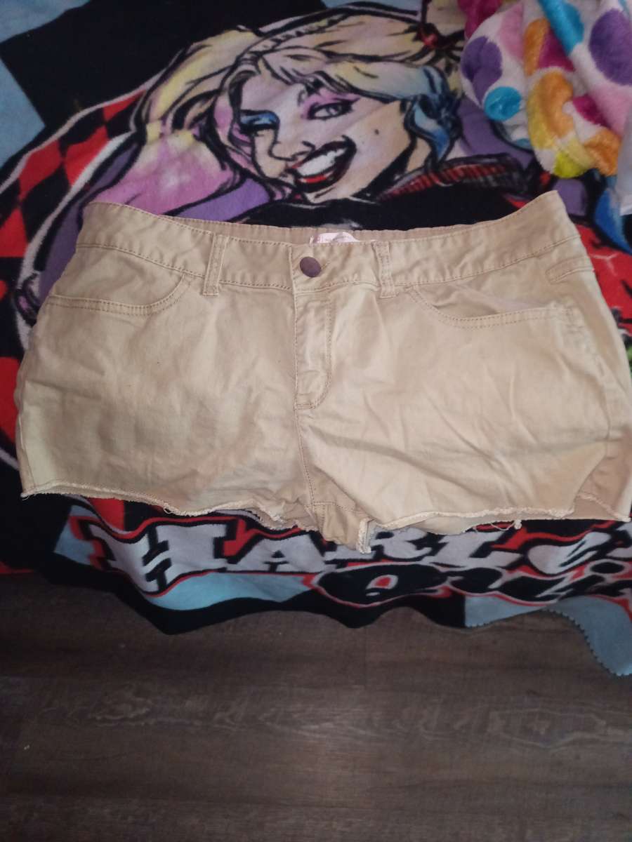 jr size 17 shorts