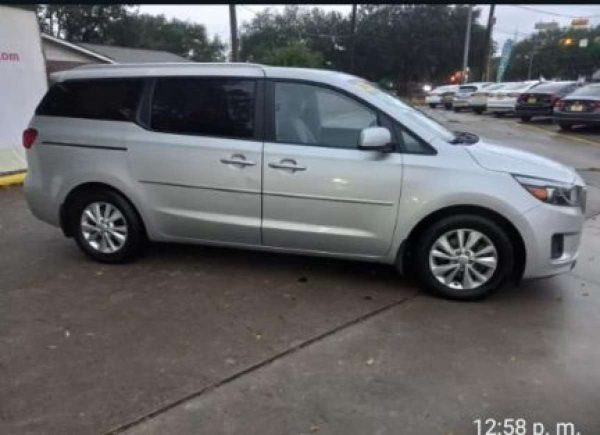 2016 Kia Sedona LX 90 k millas
