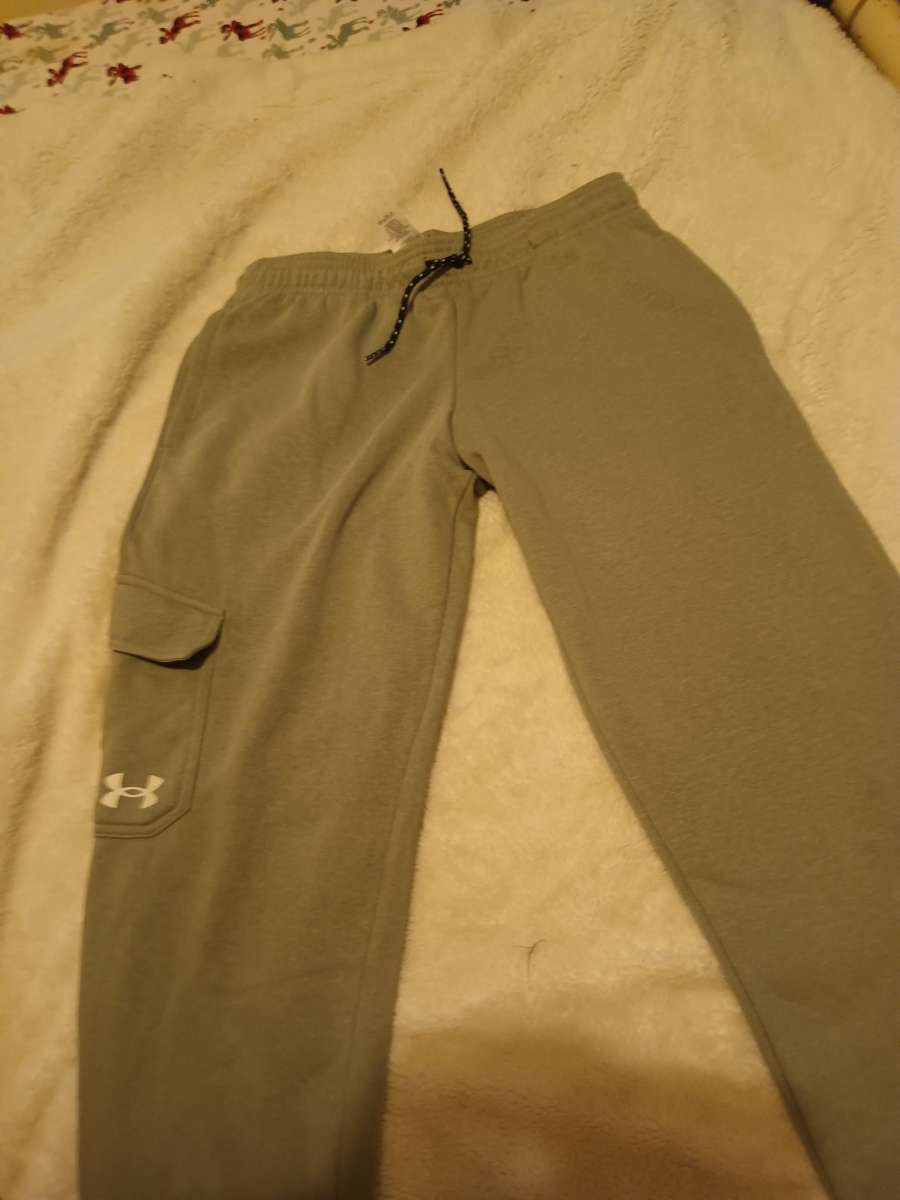 under armor Jr sweatpants for young men