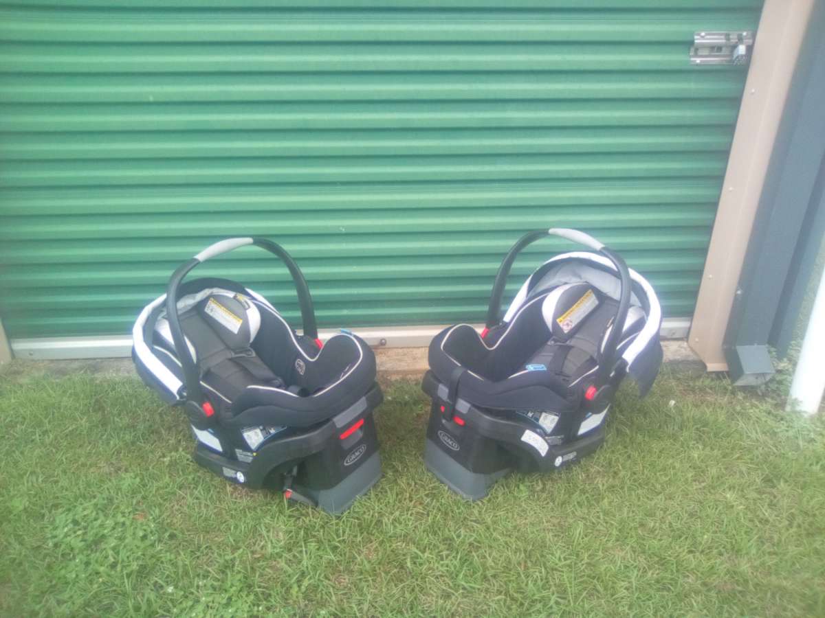 2020 Graco snugride snuglock 35