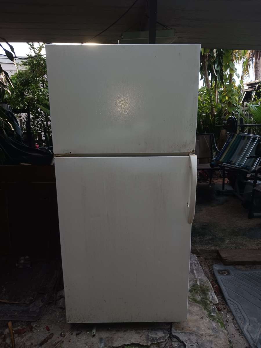 Whirlpool refrigerator 30in