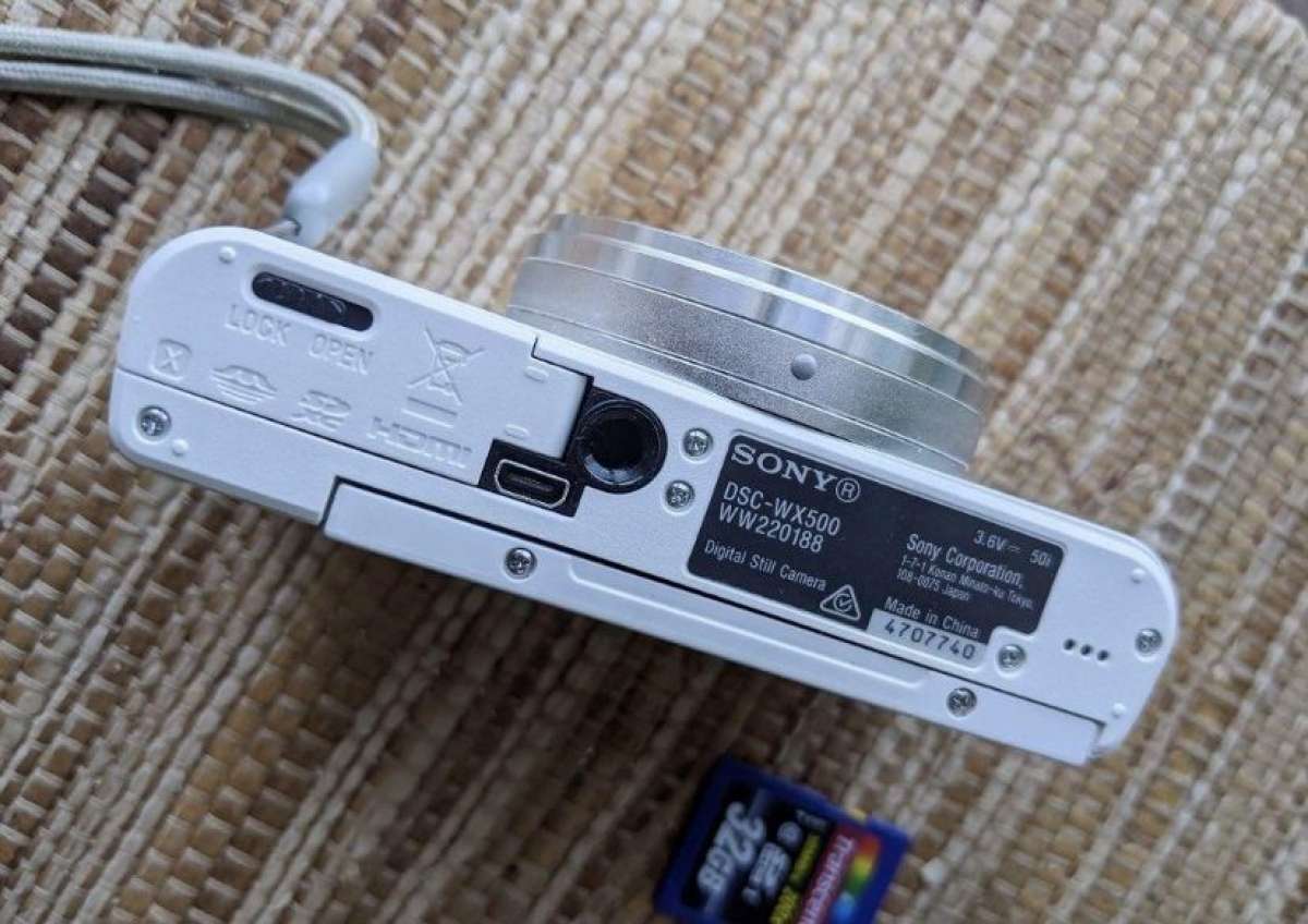 Sony DSCWX500 Digital Camera