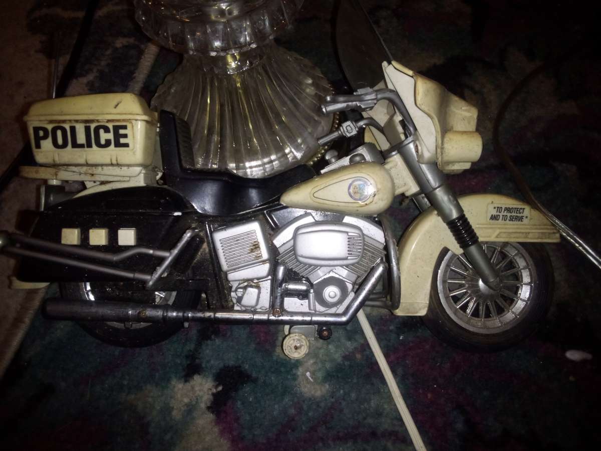 toy motorcycle police