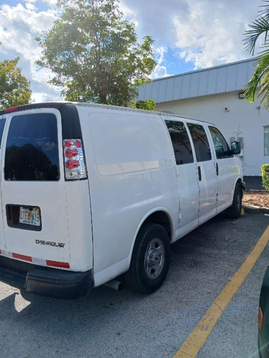 2006 Chevy Express van