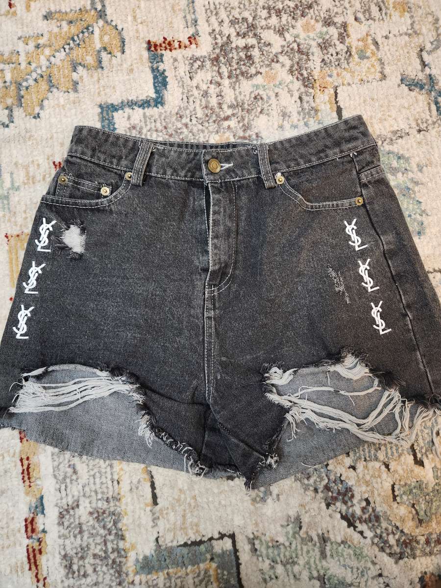 shorts large