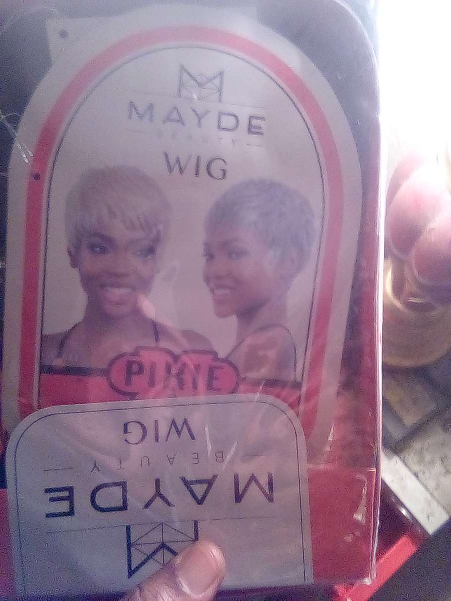 this is 14 wigs for sale curly straight