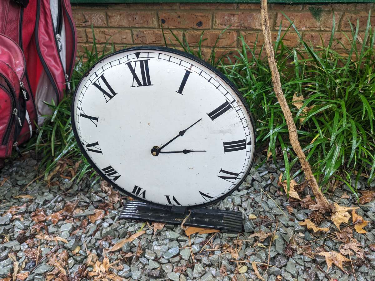 Mental standing clock