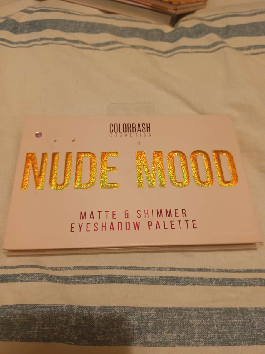 eyeshadow palettes full size four five of them