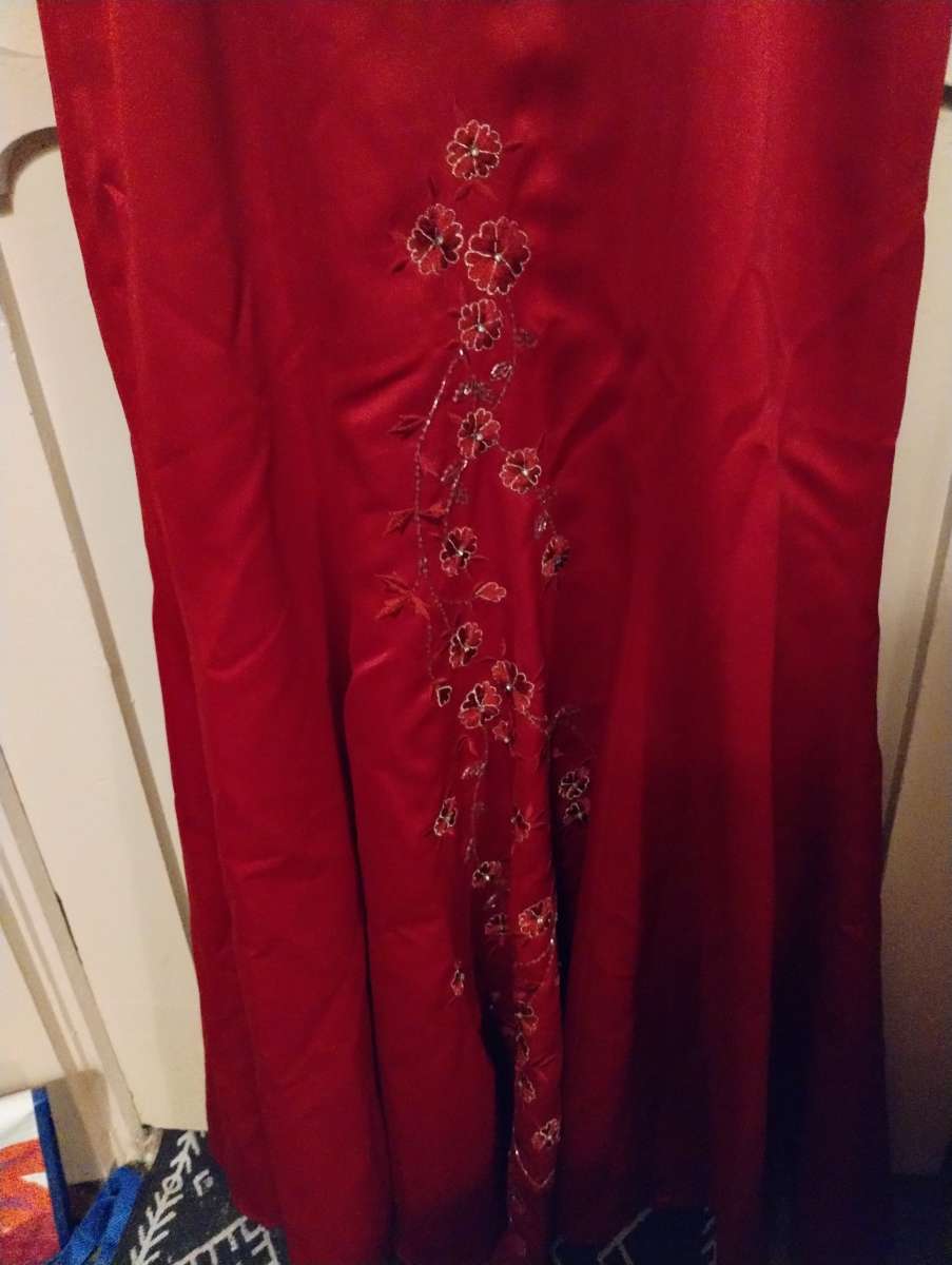 Davids red bridal gown size large