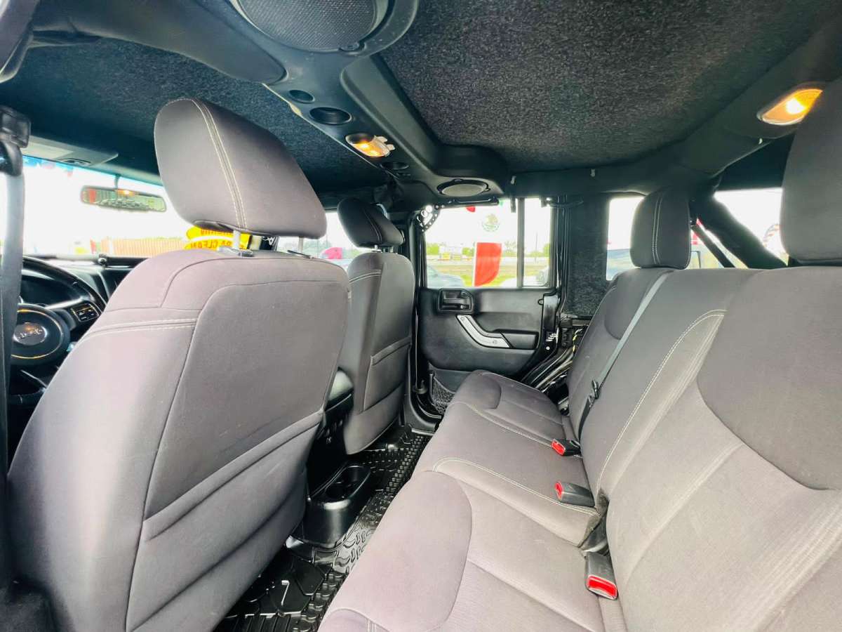 2013 Jeep Wrangler Unlimited 95k millas