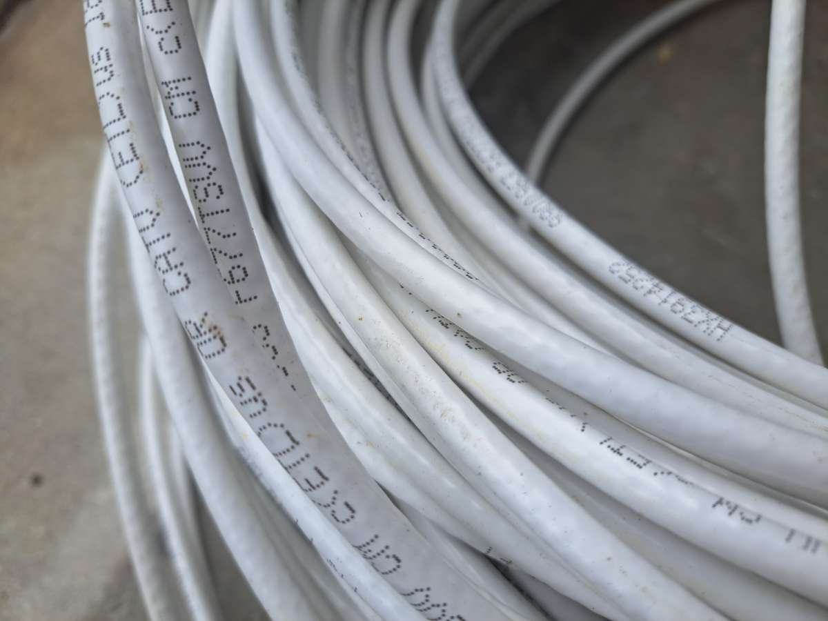 AROUND 400 FT TV CABLE  BRAND NEW
