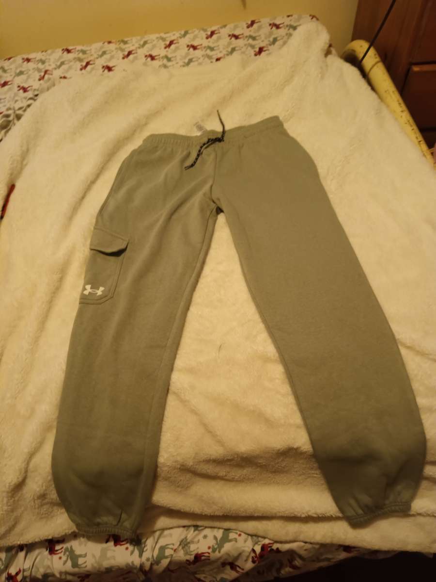 under armor Jr sweatpants for young men