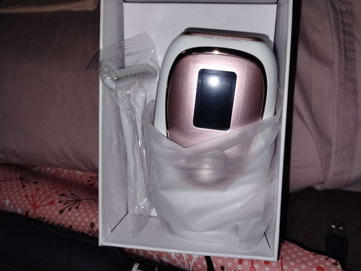 laser hair remover with cooling system