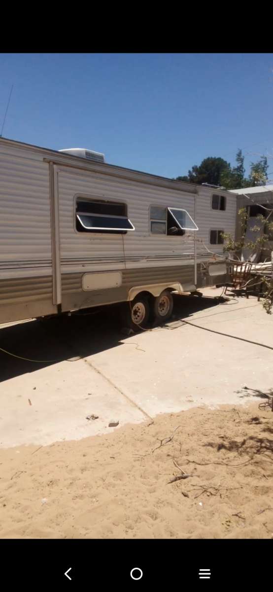 RV with two rooms and one slide out price is fair make a off