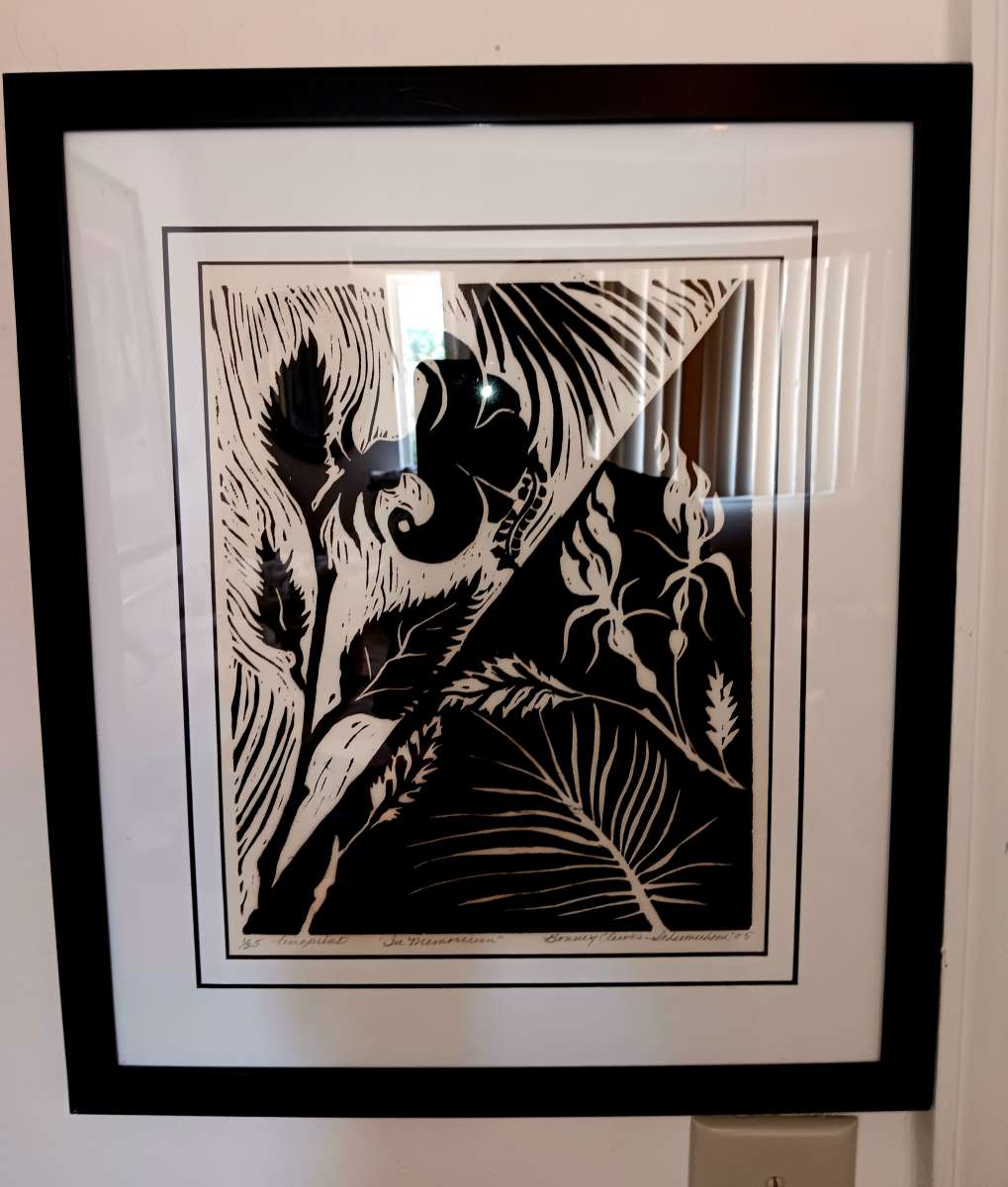 Lauderdale artist that paints Ying and yang in black and whi