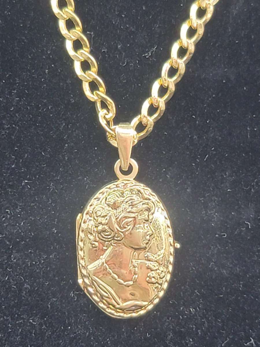 14K Gold Chain Hollow Cuban W Photo Charm 185 Grams 24