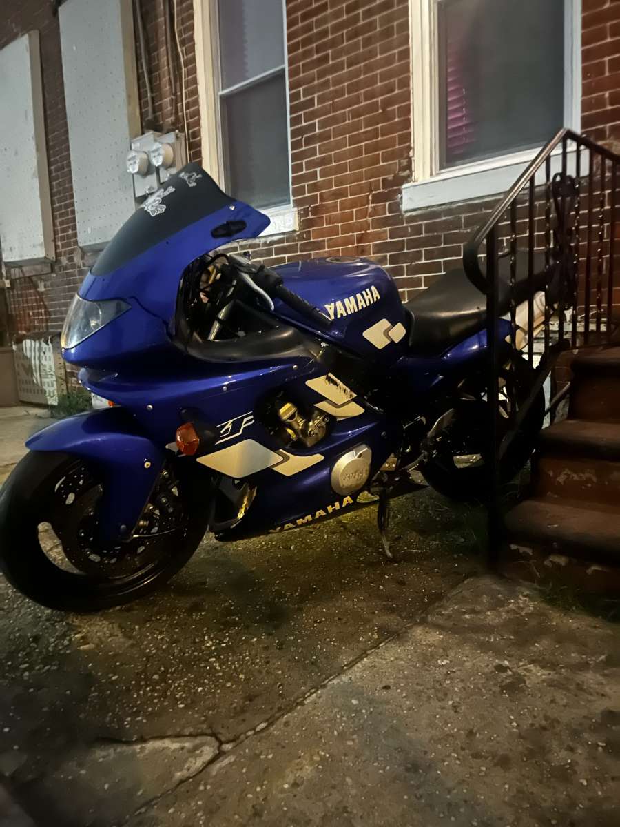 YZF 750 blue Yamaha