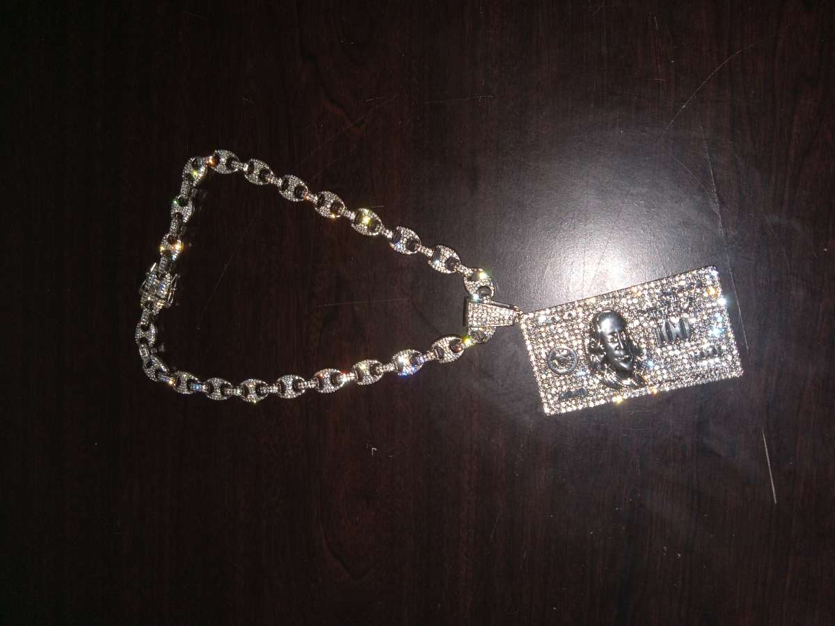 Shiny Banknote Pendant with 13mm Pig Nose Necklace Rhineston