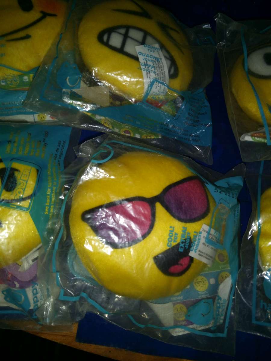 Emoji clip ons