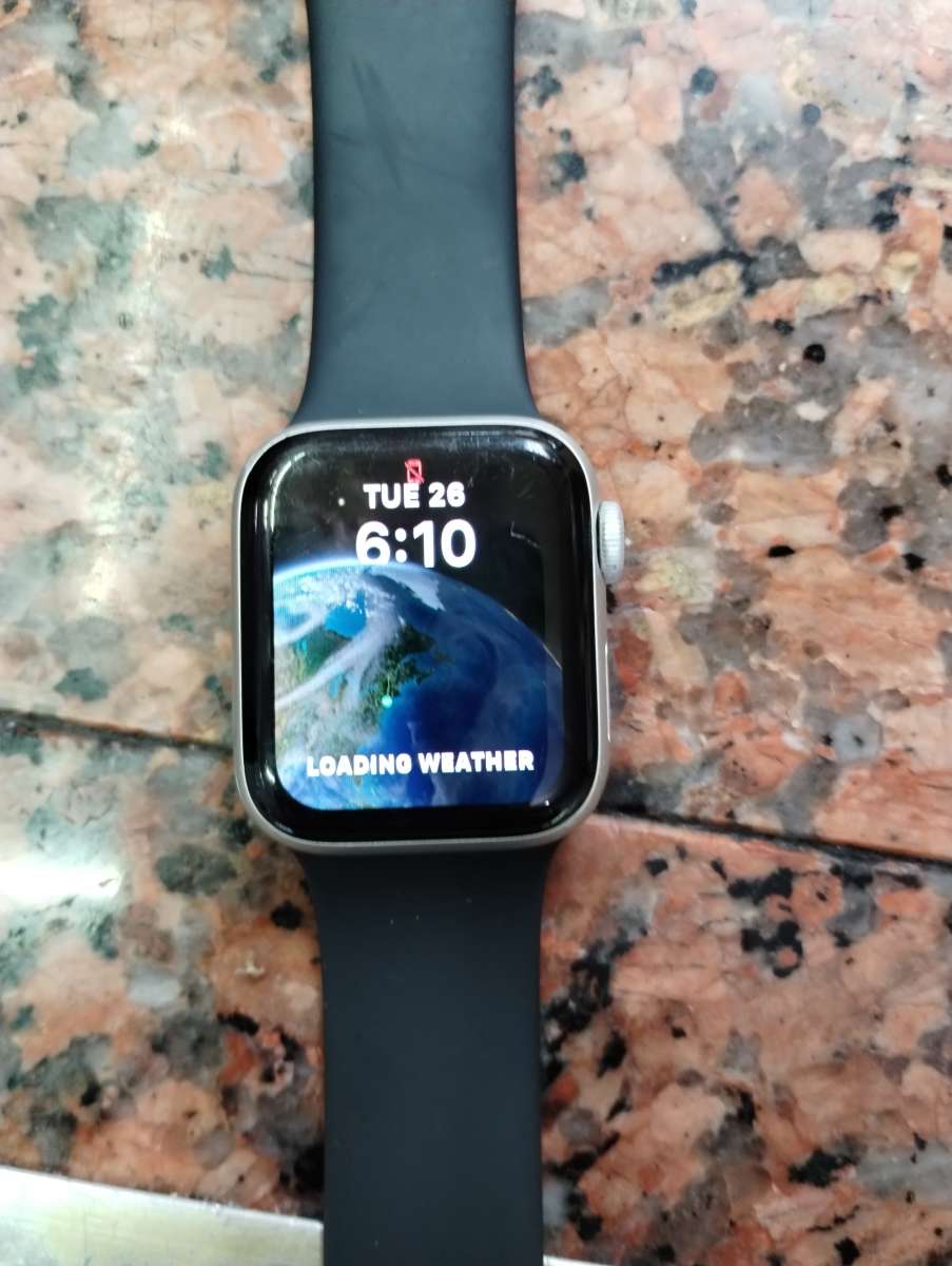 apple watch series 4 with GPS